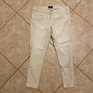 American Eagle stretchy khaki skinny pants